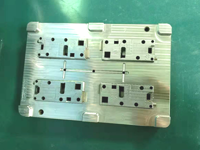 Hardware injection mould